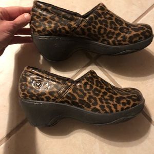 Nurse mates Pillow Top Size 10 Shoes